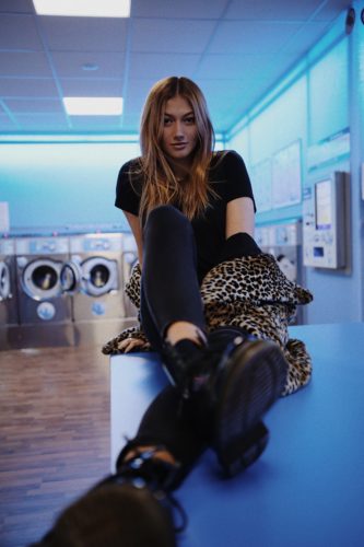 Singer-Songwriter Leony Im Interview: